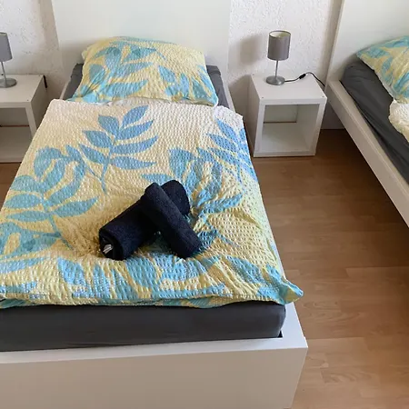 Krio Nicola Rothfuchs 1 * אידר-אוברשטיין